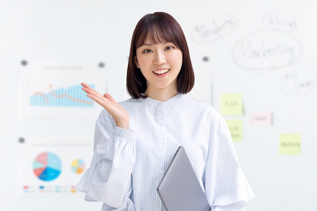笑顔の女性